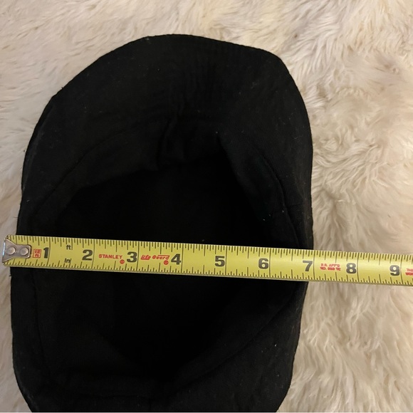 Thomas James Black Frame Sunglasses & Cheetah Print/Black Reversible Bucket Hat - Picture 4 of 4